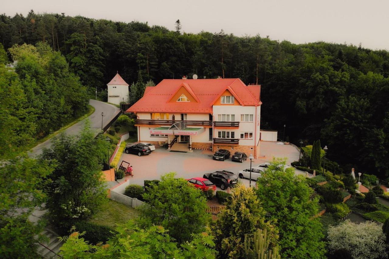 Elita Hotel & Restauracja Iwonicz-Zdroj Bagian luar foto