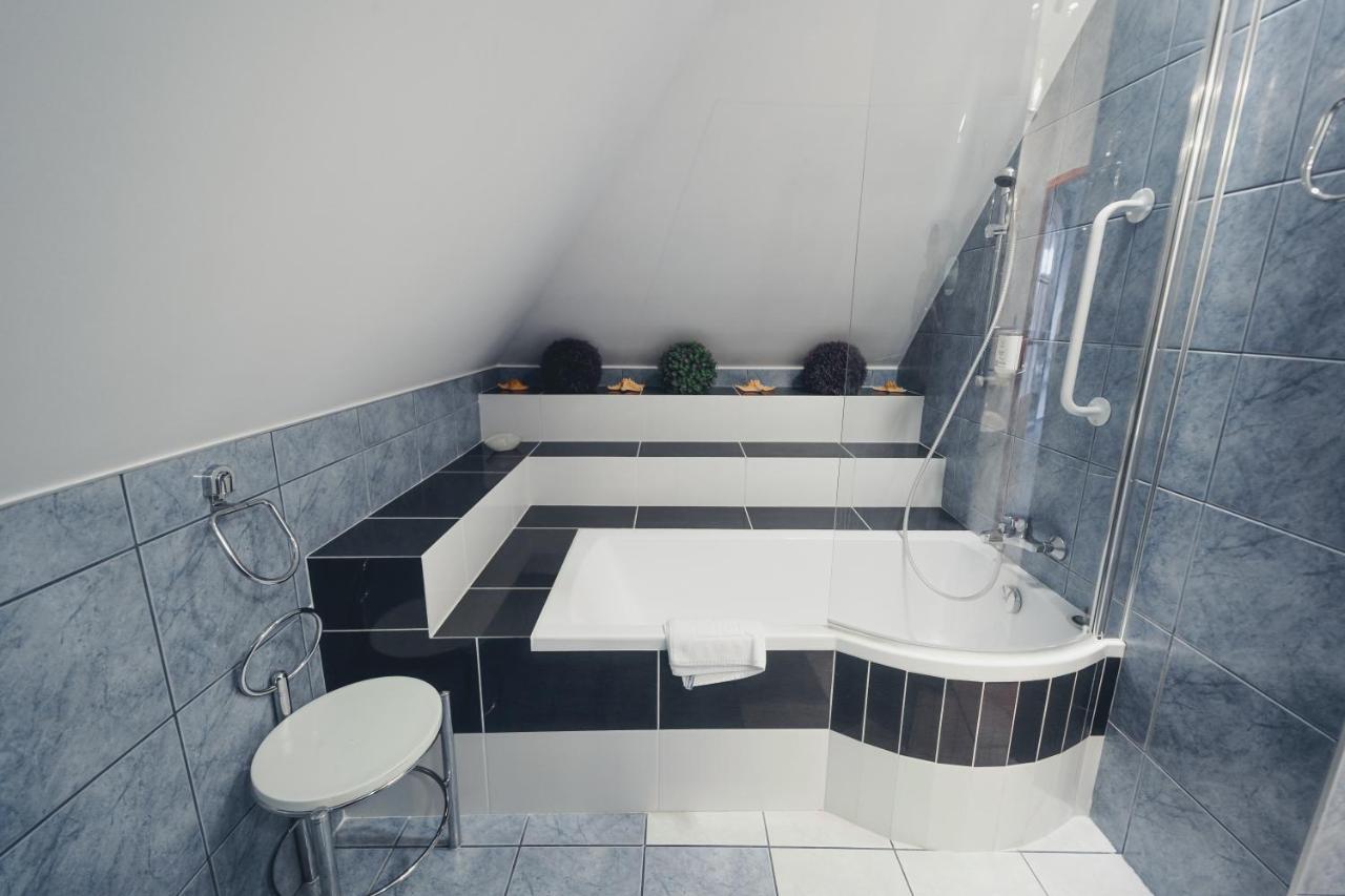 Elita Hotel & Restauracja Iwonicz-Zdroj Bagian luar foto