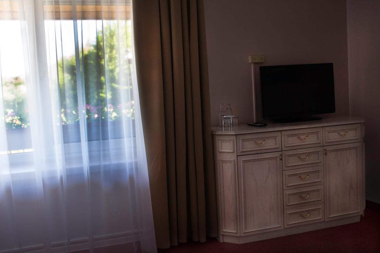 Elita Hotel & Restauracja Iwonicz-Zdroj Bagian luar foto
